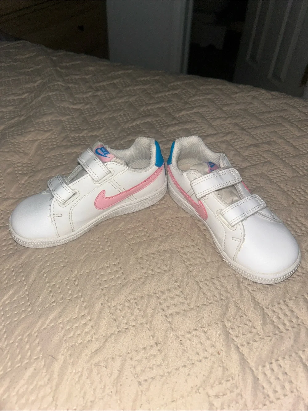 Nike Court Royale Kids White Sneakers with Pink